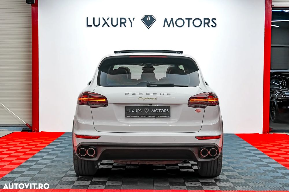 Porsche Cayenne S E-Hybrid Platinum Edition - 9