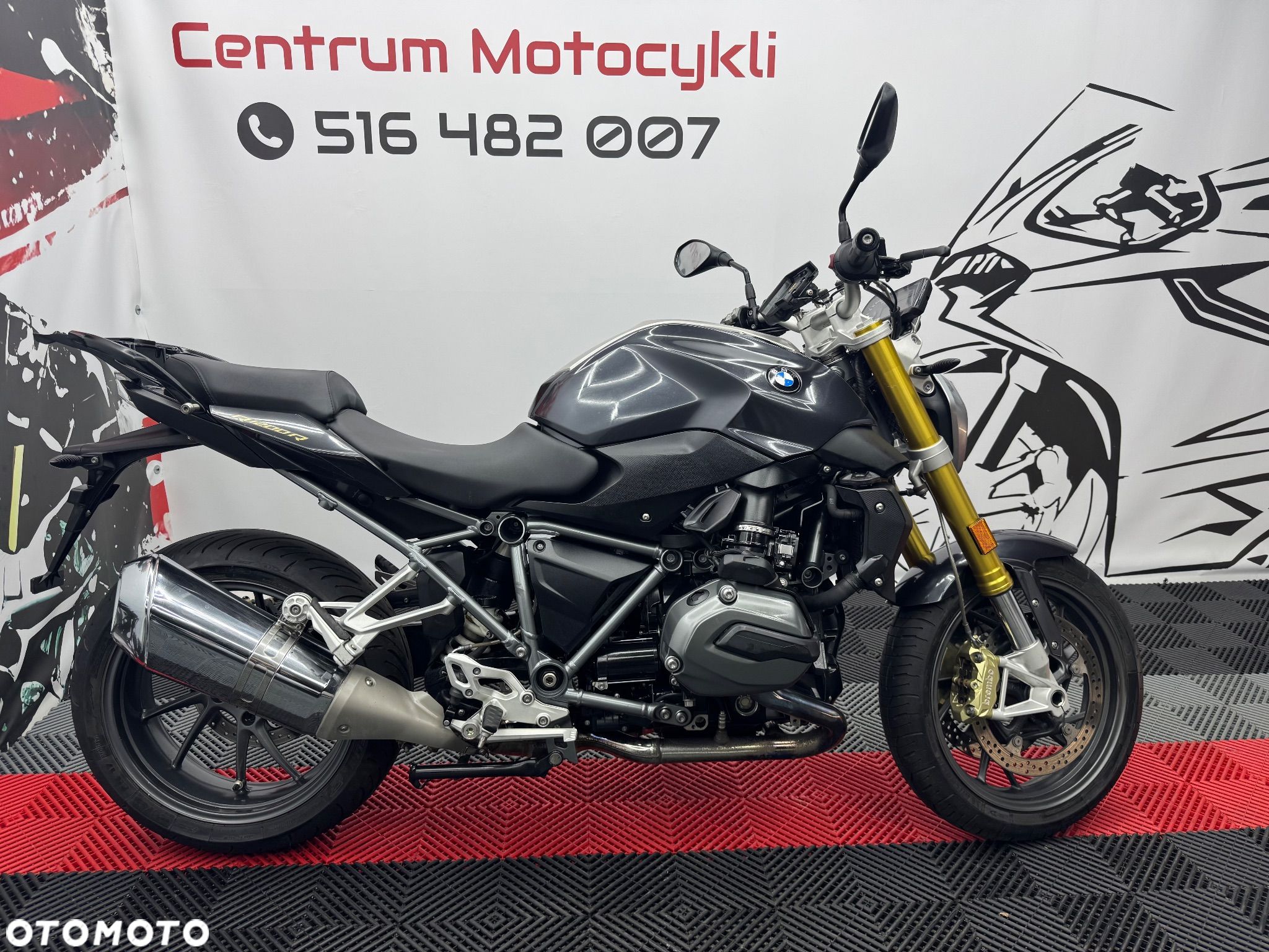 BMW R - 1