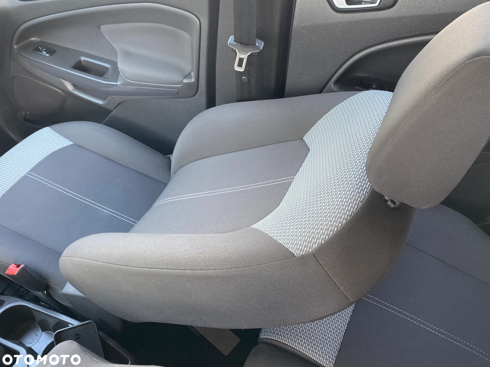 Ford EcoSport - 32