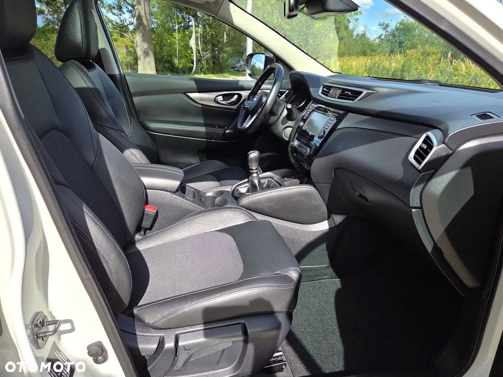 Nissan Qashqai 1.6 DIG-T Tekna - 24