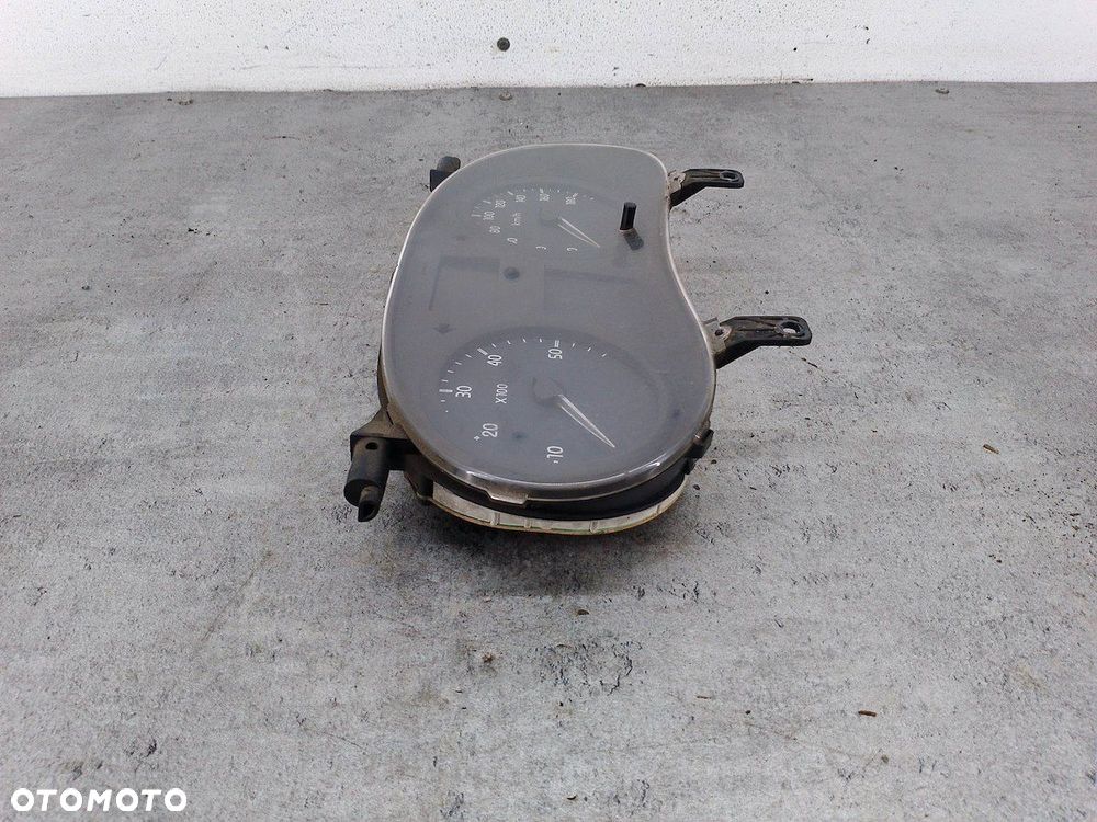 LICZNIK RENAULT MASTER II FL P8200359415-G 2.5 DCI - 6