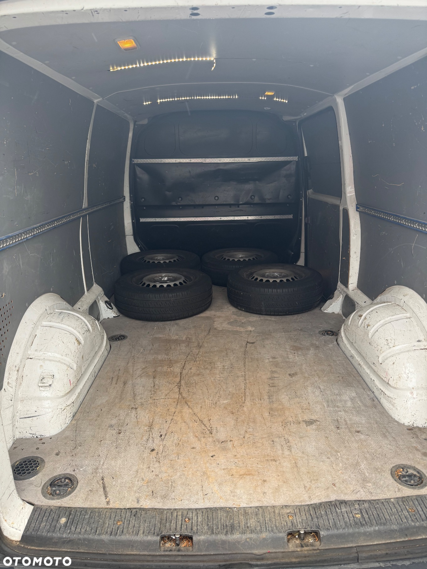 Volkswagen Transporter - 5