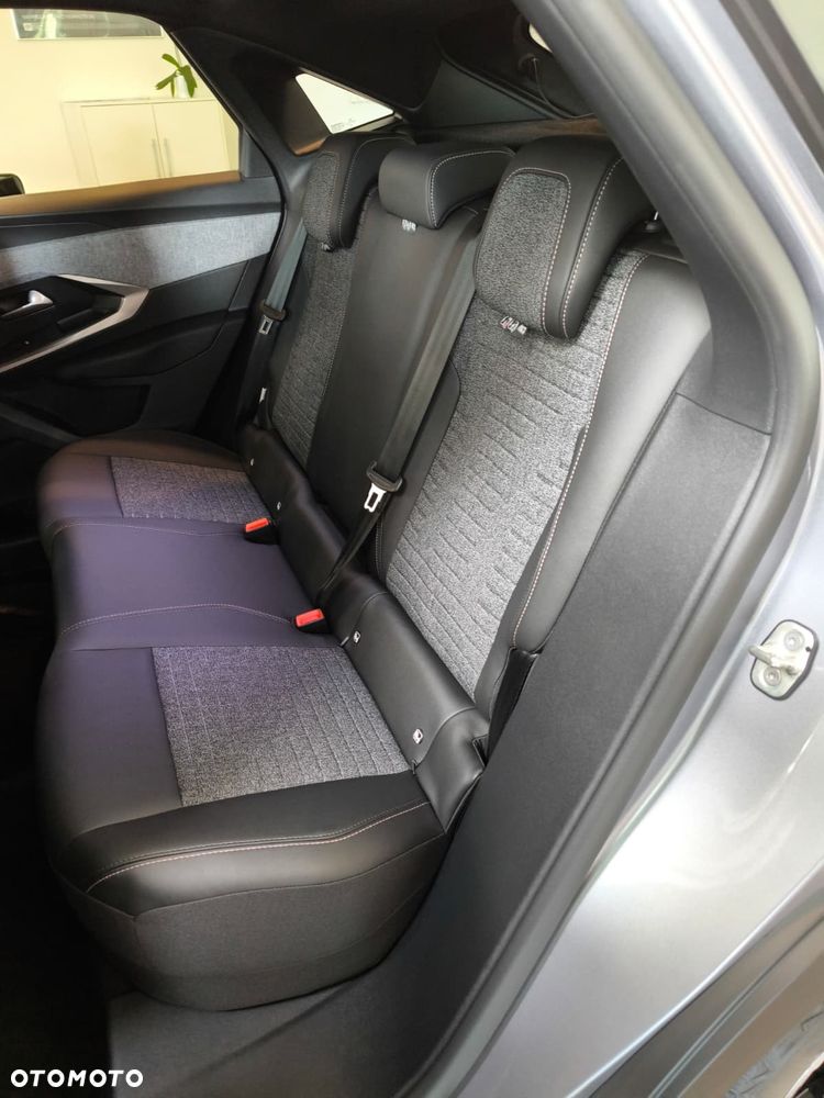 Peugeot 3008 1.2 PureTech mHEV Allure e-DCS6 - 8