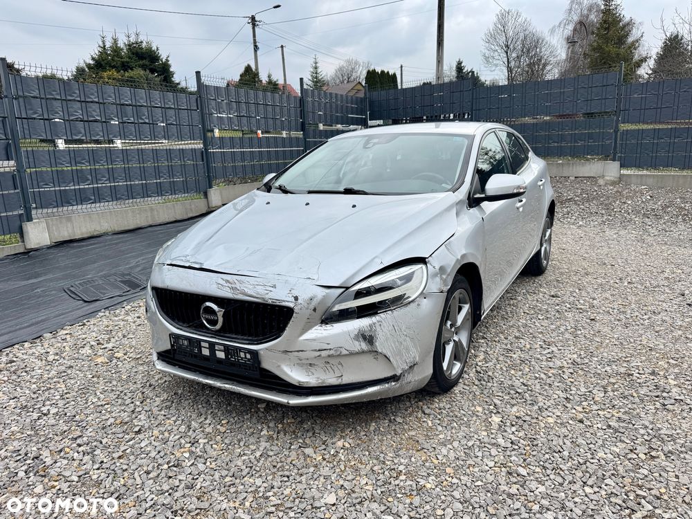 Volvo V40 - 2
