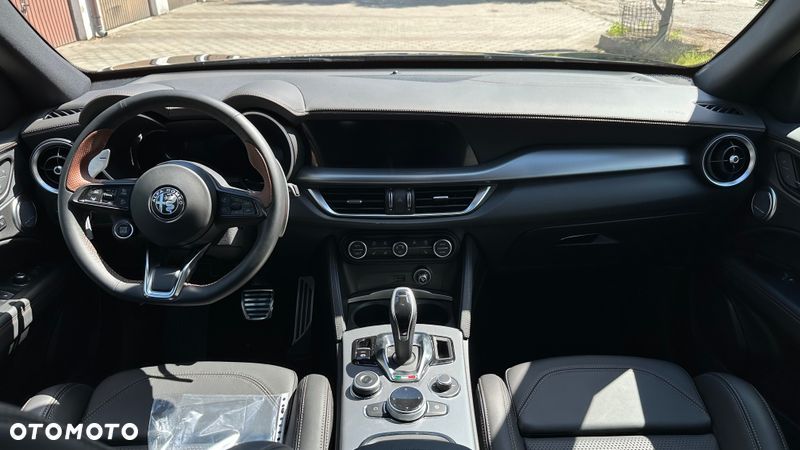 Alfa Romeo Stelvio 2.0 Turbo Veloce Q4 - 12