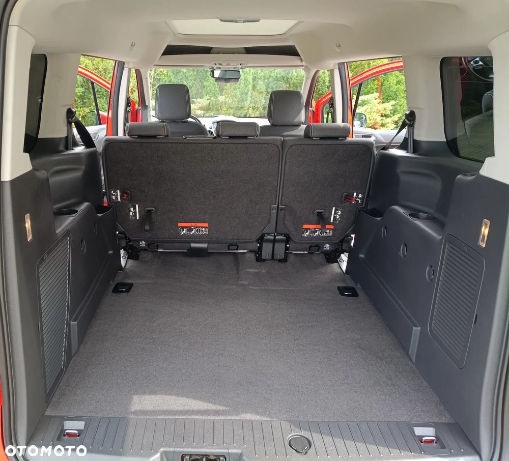 Ford Tourneo Connect 1.5 TDCi Titanium - 36