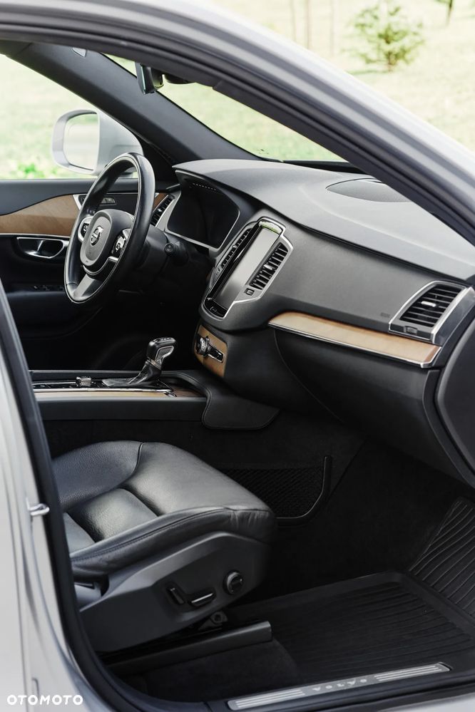 Volvo XC 90 T6 AWD Momentum 7os - 14