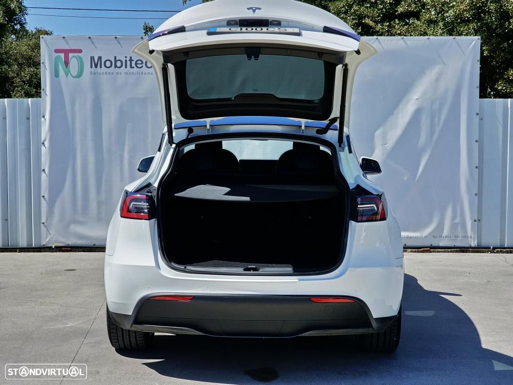 Tesla Model Y Long Range Dual Motor AWD - 4