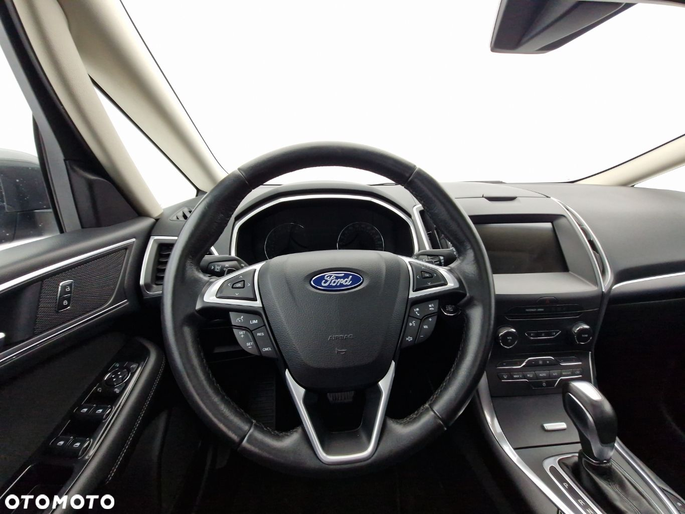 Ford S-Max - 17