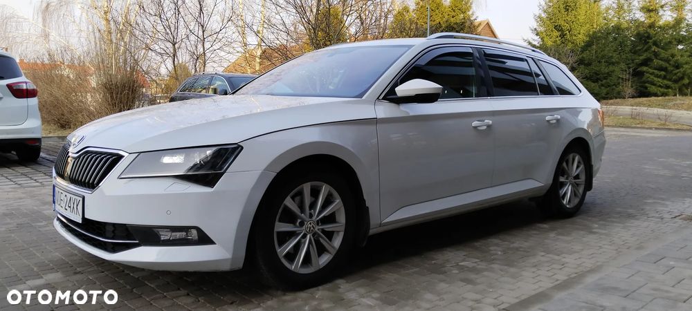 Skoda Superb 2.0 TDI DSG Sportline - 14