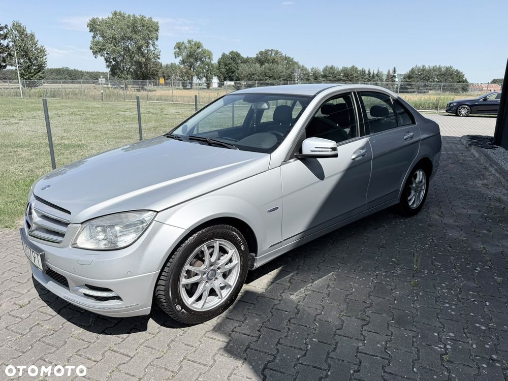 Mercedes-Benz Klasa C 250 CDI DPF Automatik BlueEFFICIENCY Avantgarde - 9