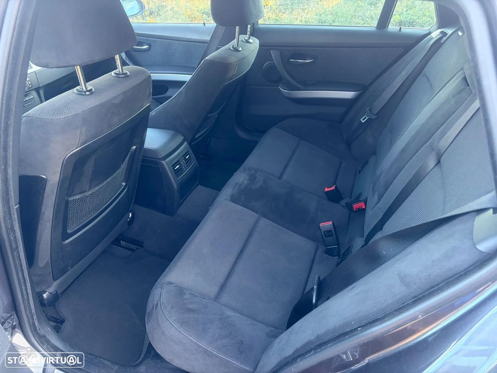 BMW 320 d xDrive Navigation - 16