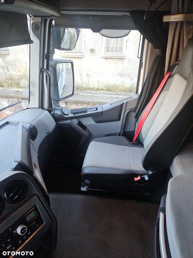 Renault T480 - 22