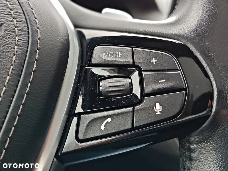 BMW Seria 5 530i xDrive Sport Line - 29