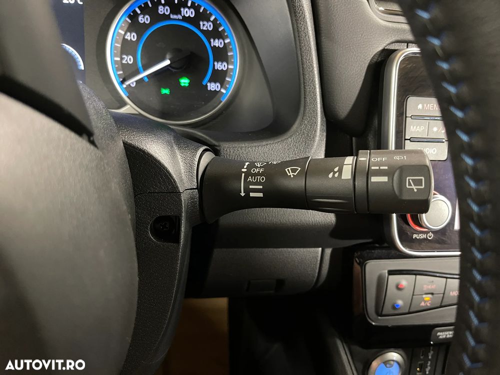 Nissan LEAF 62 kWh e+ N-Connecta - 23