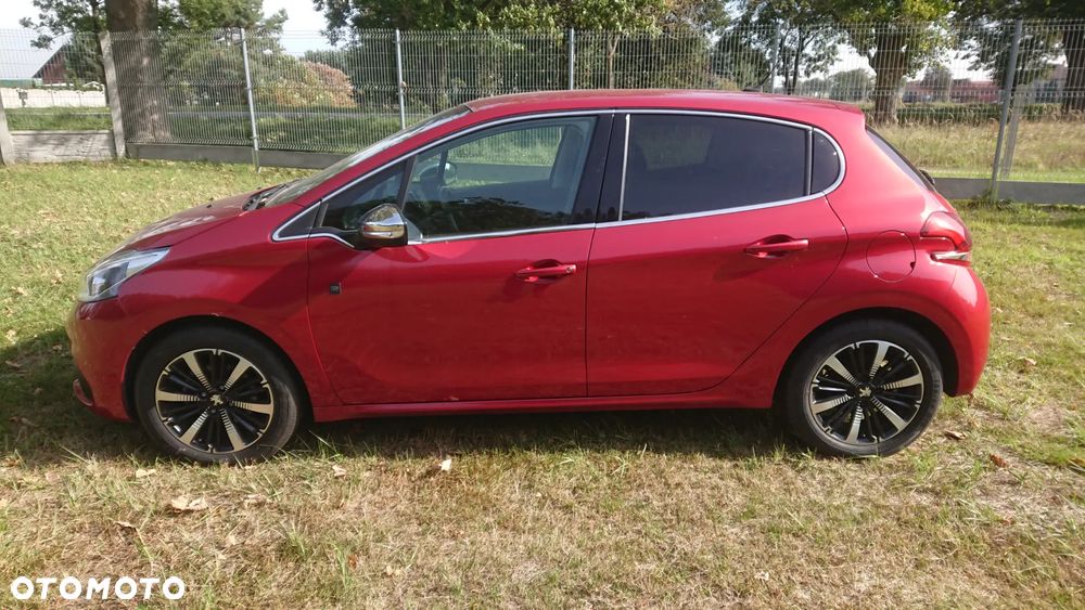 Peugeot 208 - 5