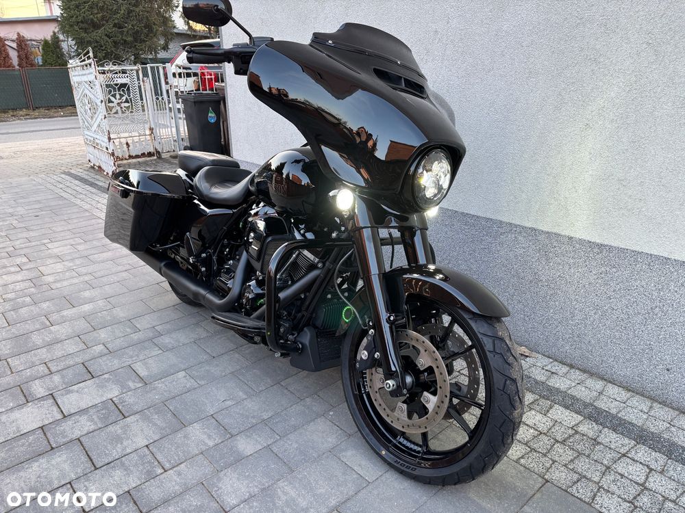 Harley-Davidson Touring Street Glide - 2