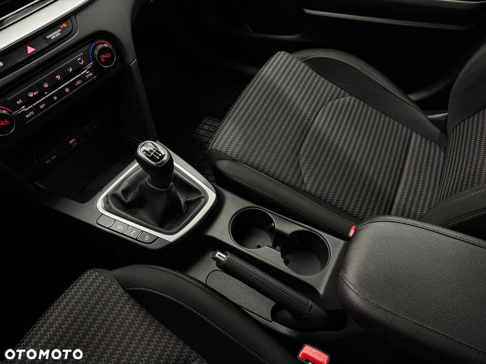 Kia Ceed 1.5 T-GDI M - 24