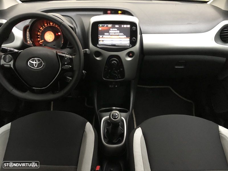 Toyota Aygo 1.0 X-Play - 11
