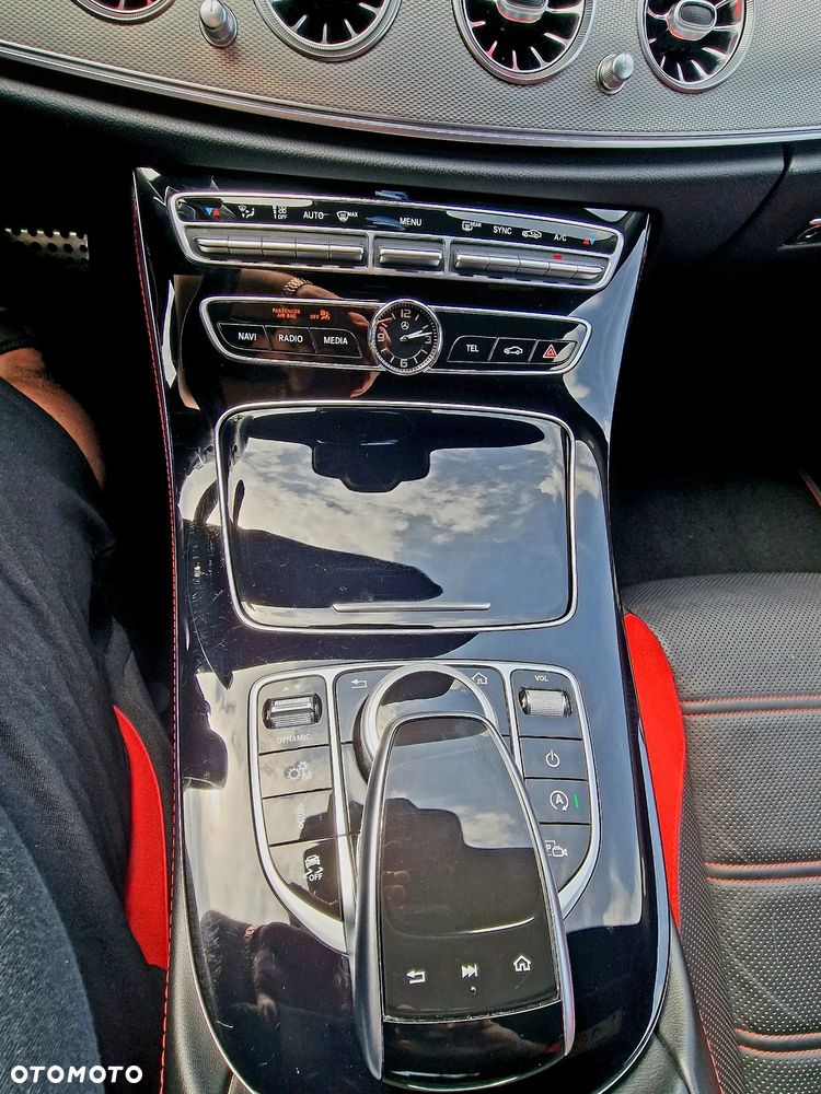 Mercedes-Benz Klasa E 43 AMG 4Matic 9G-TRONIC - 29