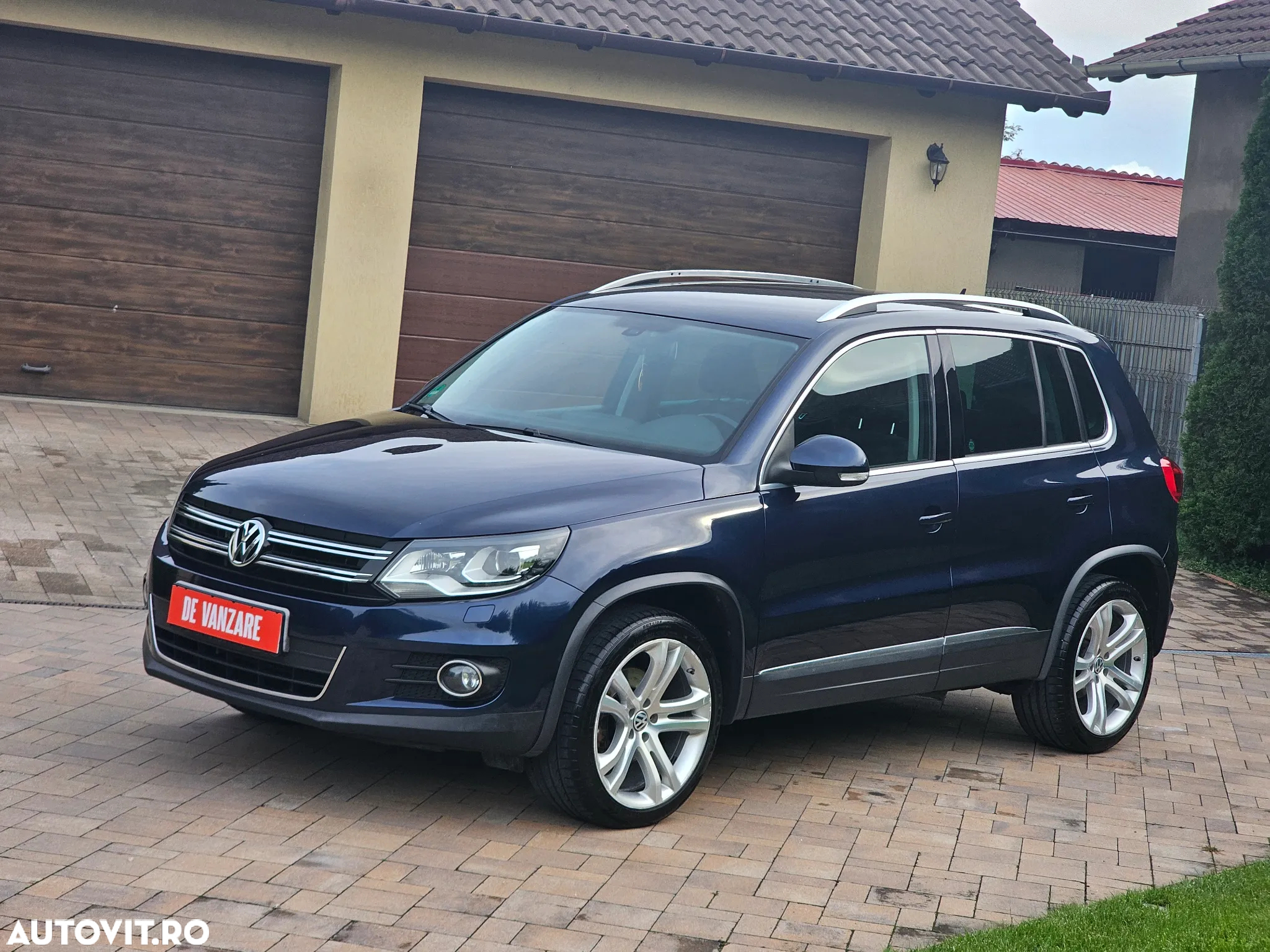 Volkswagen Tiguan 2.0 TDI 4Motion DSG Sport & Style - 9