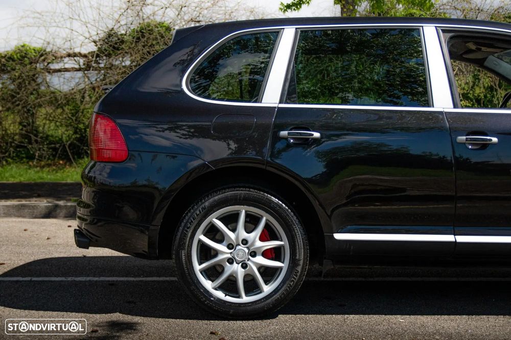 Porsche Cayenne Turbo - 33