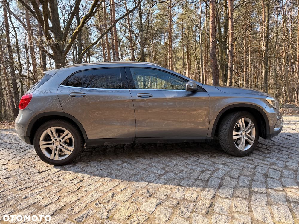 Mercedes-Benz GLA 250 4-Matic - 5