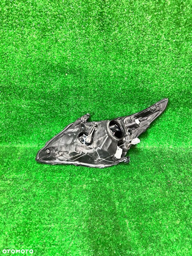 REFLEKTOR PRAWY TOYOTA AVENSIS T27 LIFT - 6