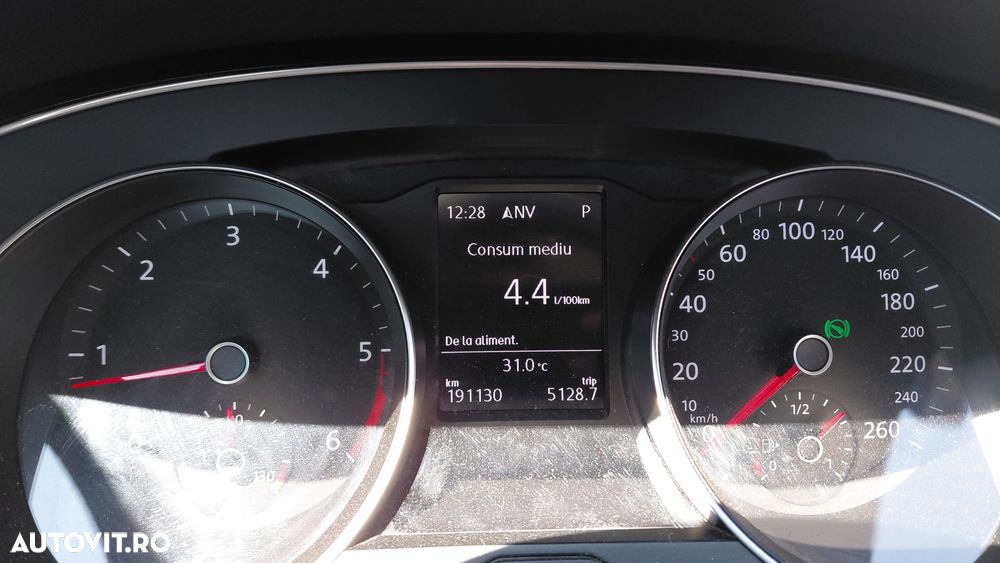 Volkswagen Passat 1.6 TDI (BlueMotion Technology) DSG Comfortline - 8