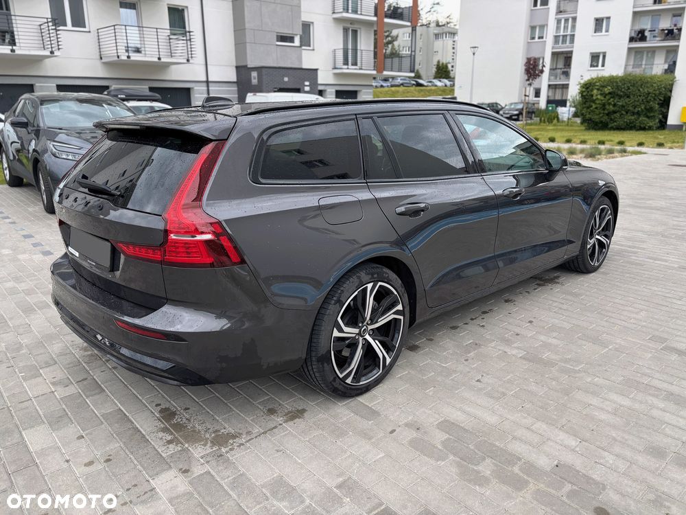 Volvo V60 B4 B DKG Plus Dark - 4