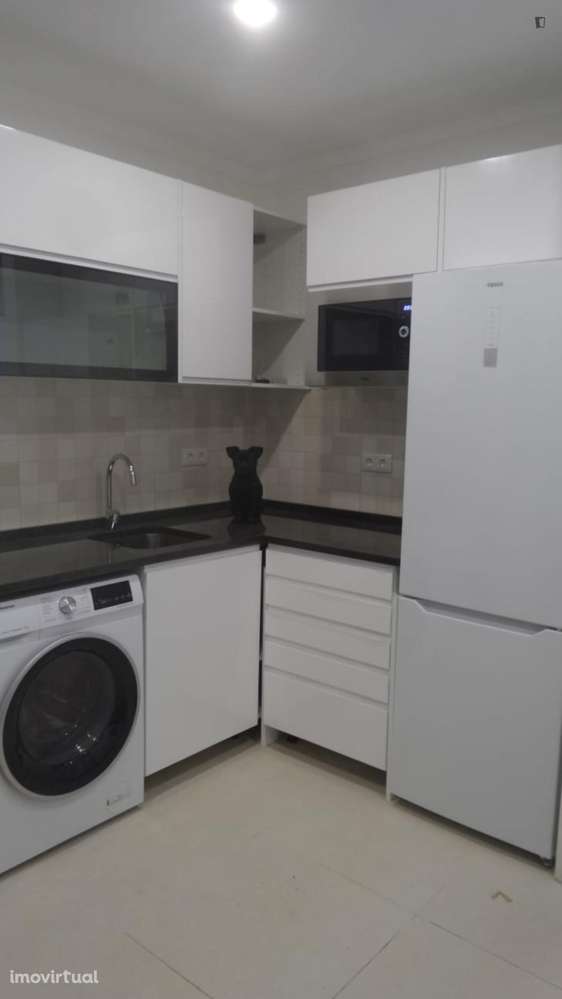 Quarto - localizado em Senhora da Hora Porto - Grande imagem: 3/5