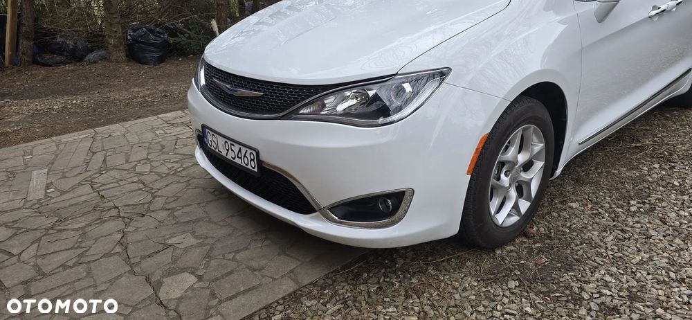 Chrysler Pacifica - 18