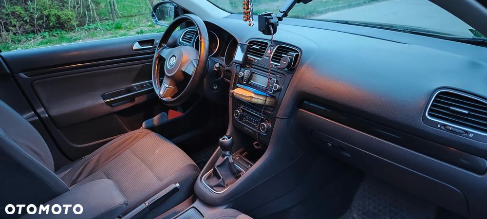 Volkswagen Golf 1.6 TDI DPF Highline - 9