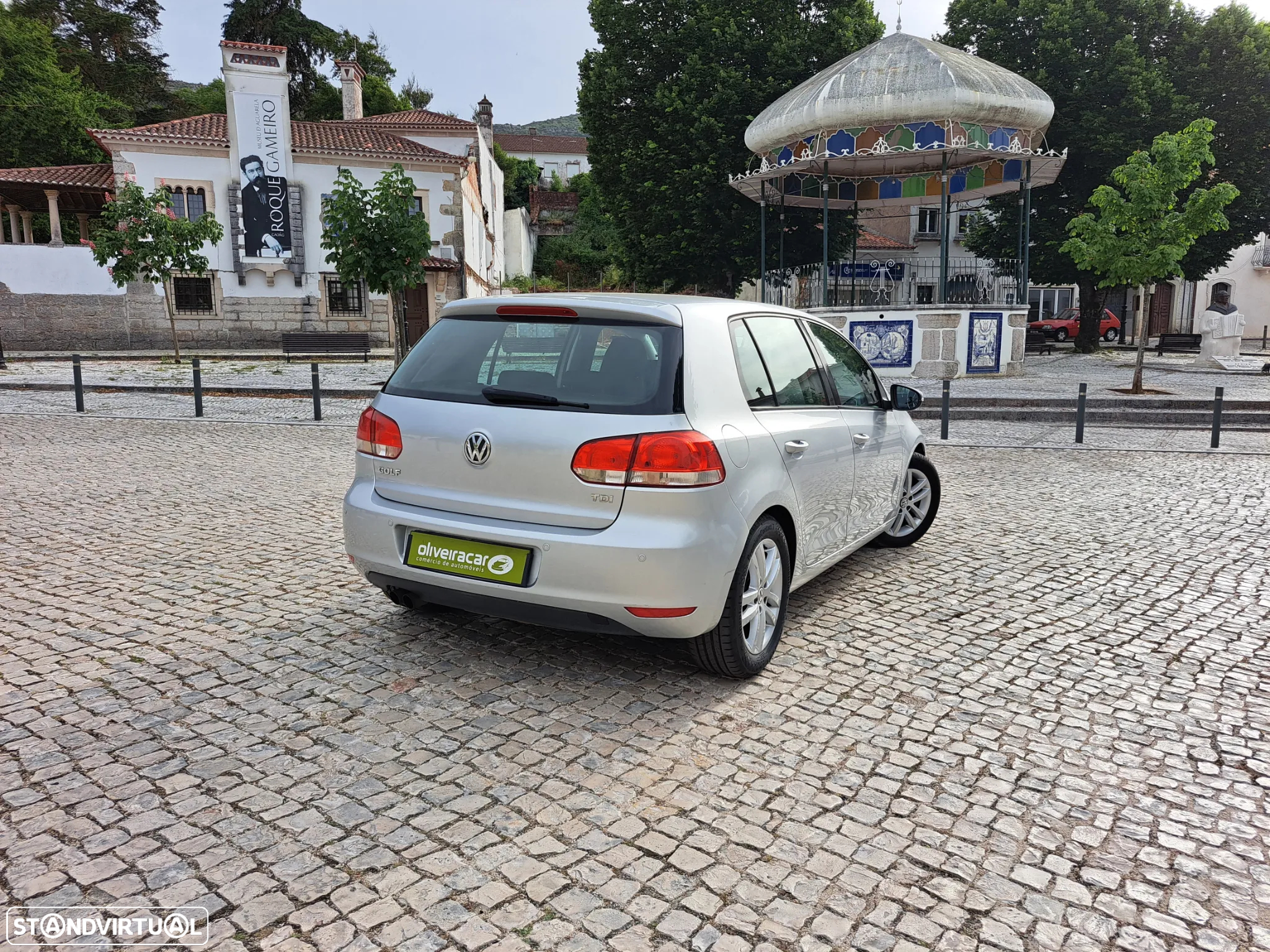 VW Golf 2.0 TDi Confortline - 25
