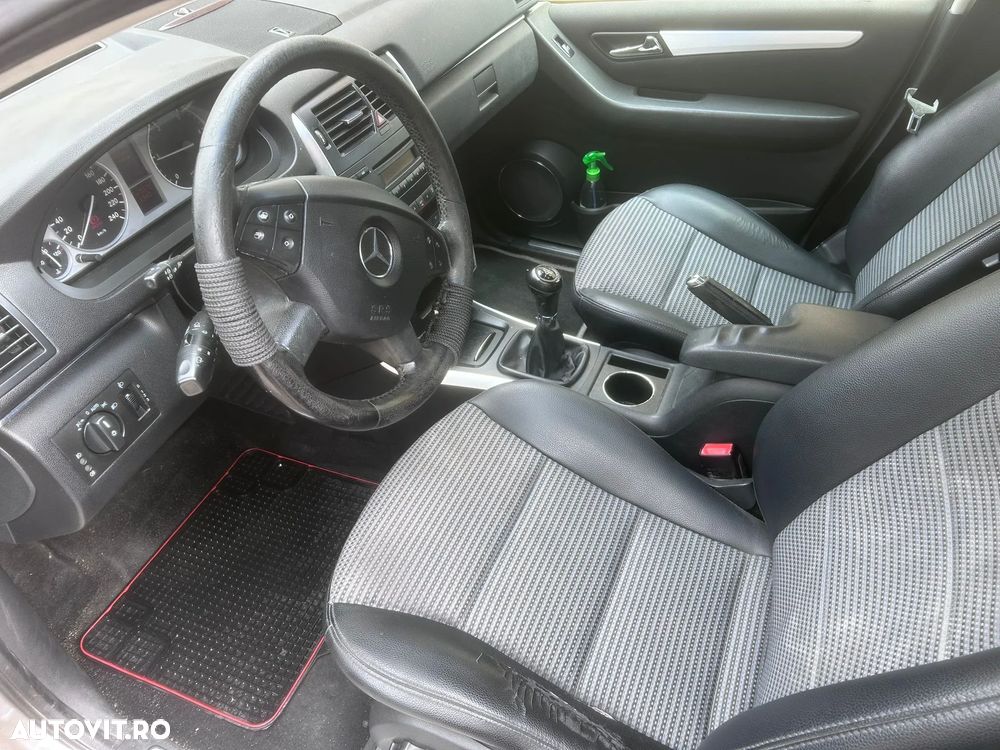 Mercedes-Benz B 180 CDI - 23