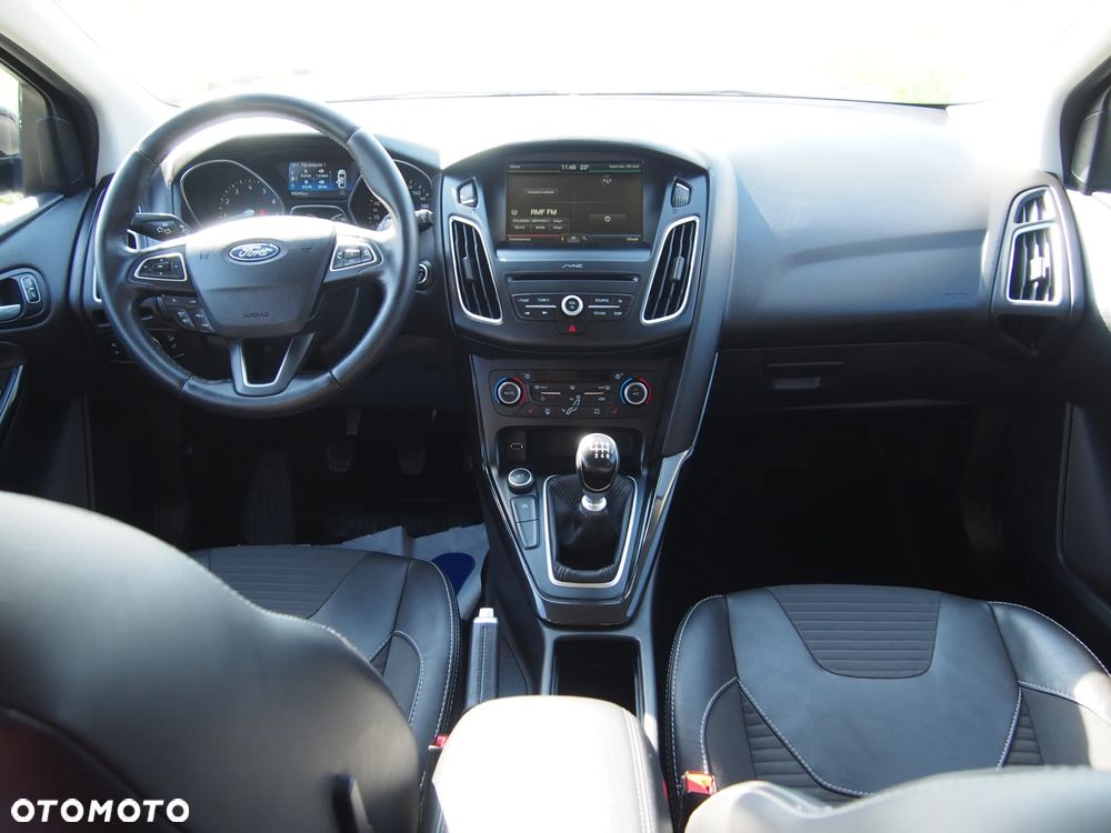 Ford Focus 1.0 EcoBoost Titanium - 10
