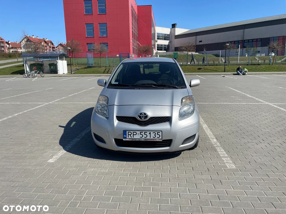 Toyota Yaris 1.33 Premium - 2