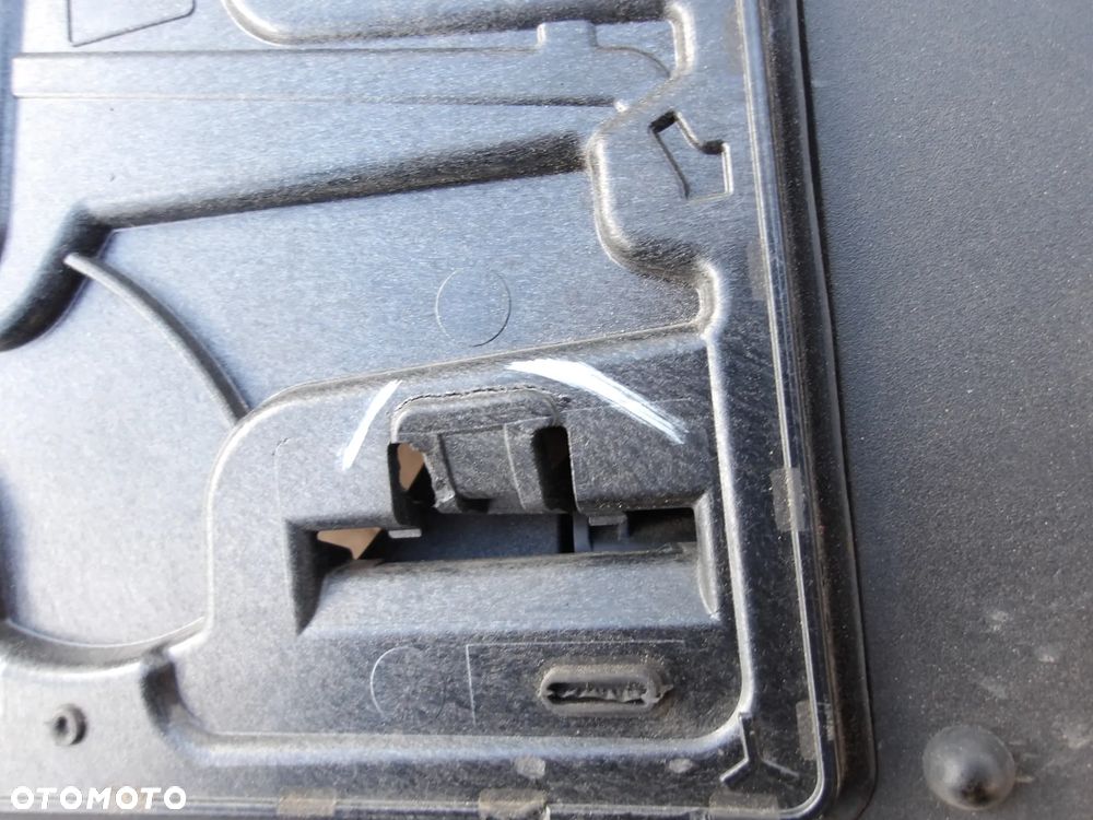 GNIAZDA LADOWANIA KLAPKA AUDI E TRON 4KE971375 - 17