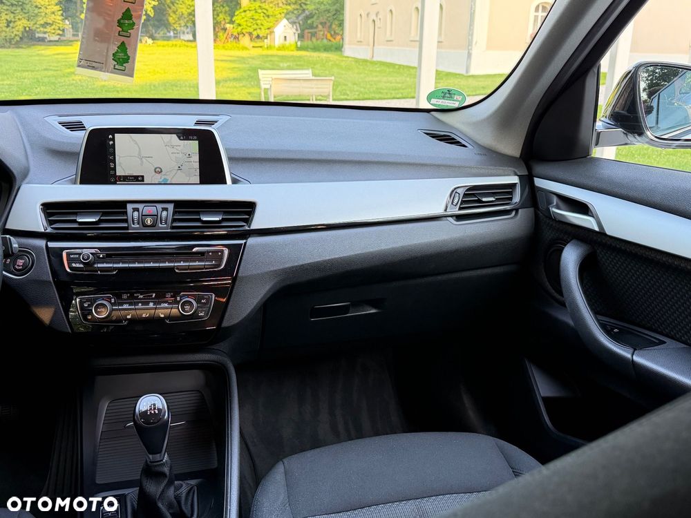 BMW X1 sDrive18d Business Edition - 16