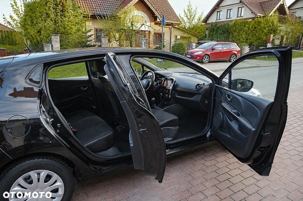 Renault Clio 1.2 16V 75 Experience - 19