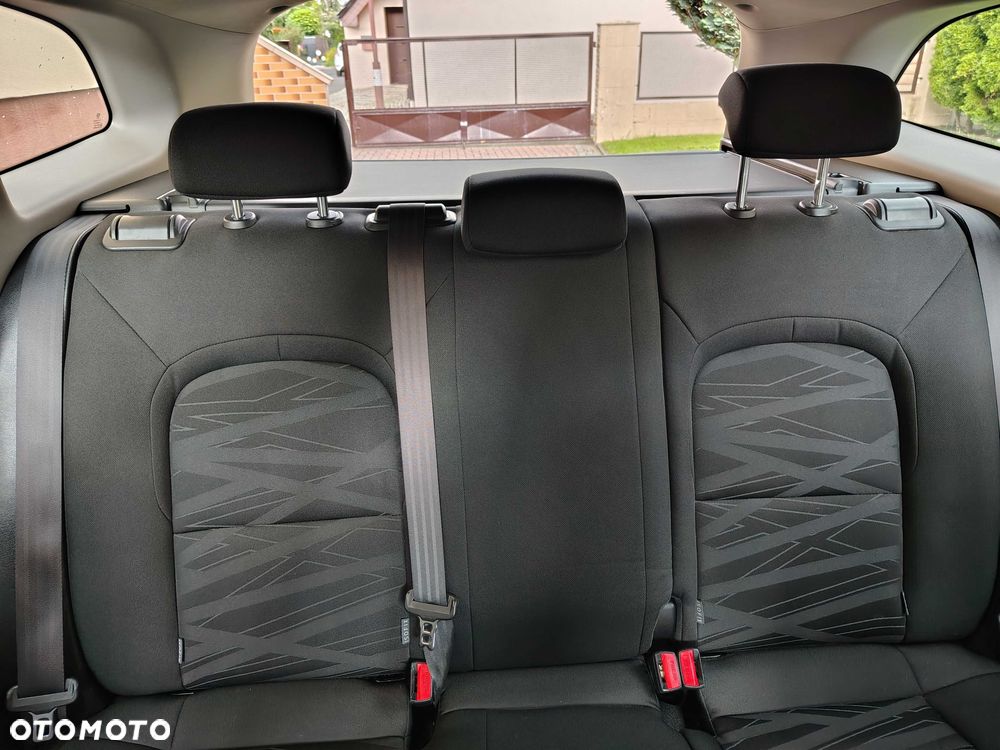 Kia Ceed - 8