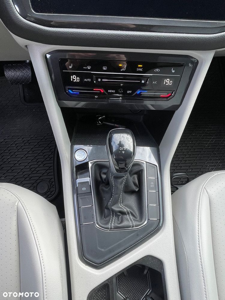 Volkswagen Tiguan - 30