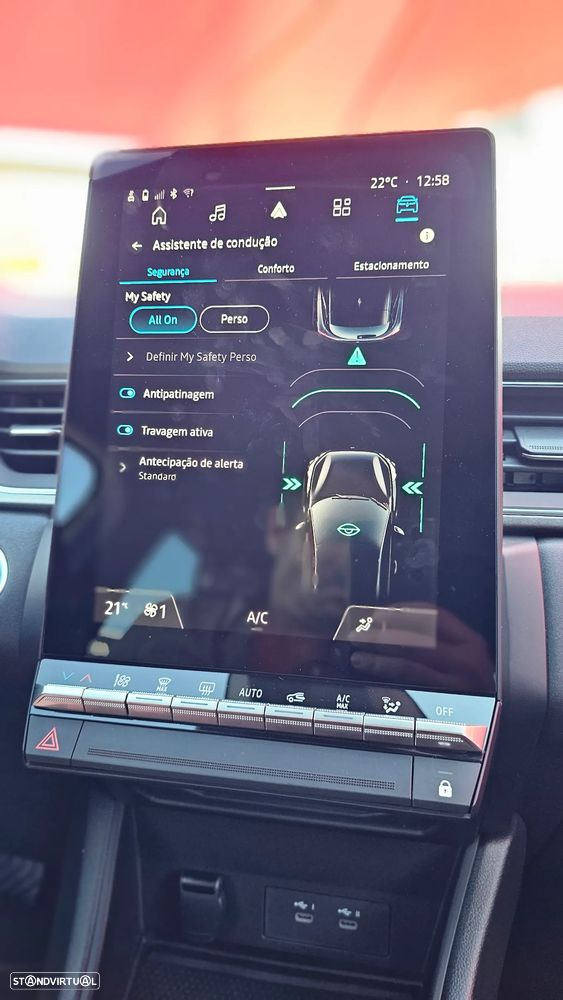 Renault Captur 1.6 E-Tech Full Hybrid Evolution - 35