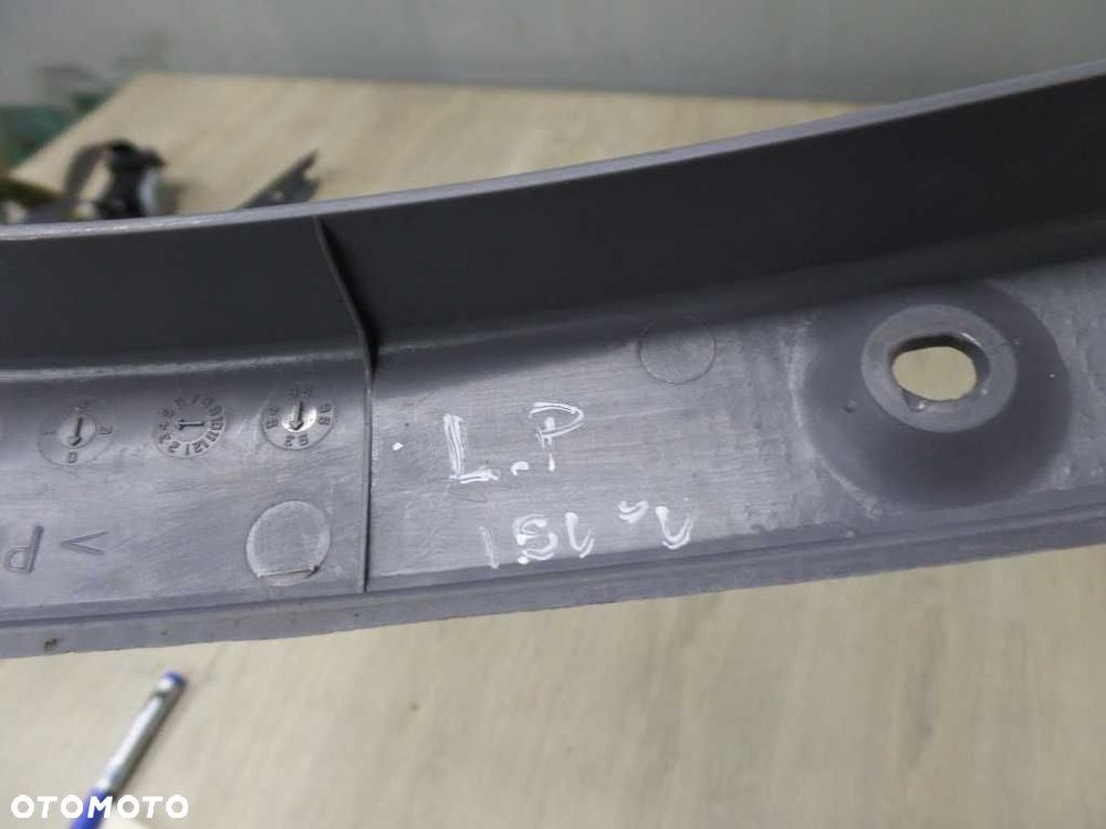 ISUZU NPR NQR NKR LISTWA OSLONA NAKLADKA PROGU LEWA 04-07 - 6