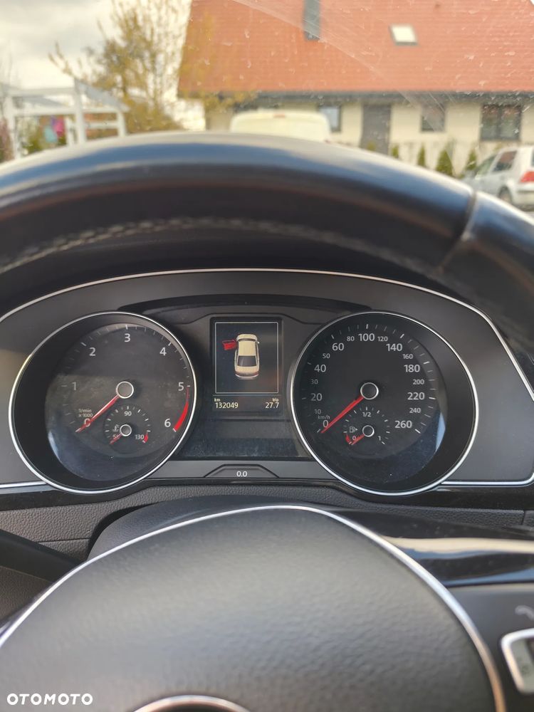 Volkswagen Passat 1.6 TDI SCR DSG Business - 8