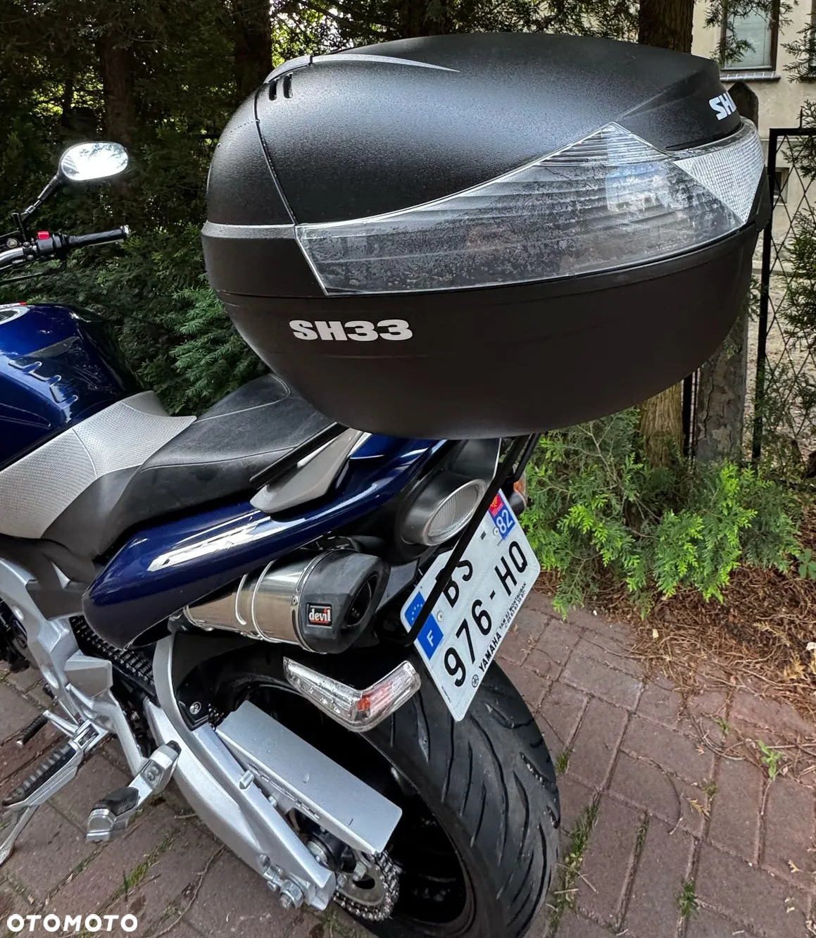 Suzuki GSR - 16