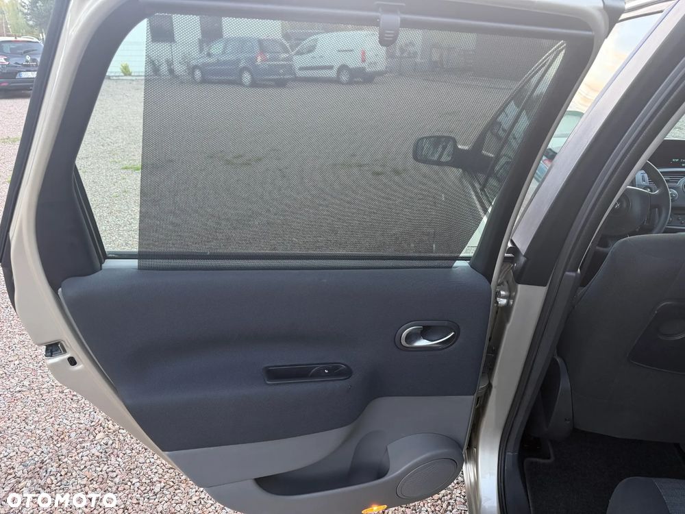 Renault Scenic 1.6 16V Expression - 19