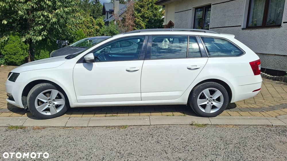 Skoda Octavia 1.6 TDI SCR Ambition - 2
