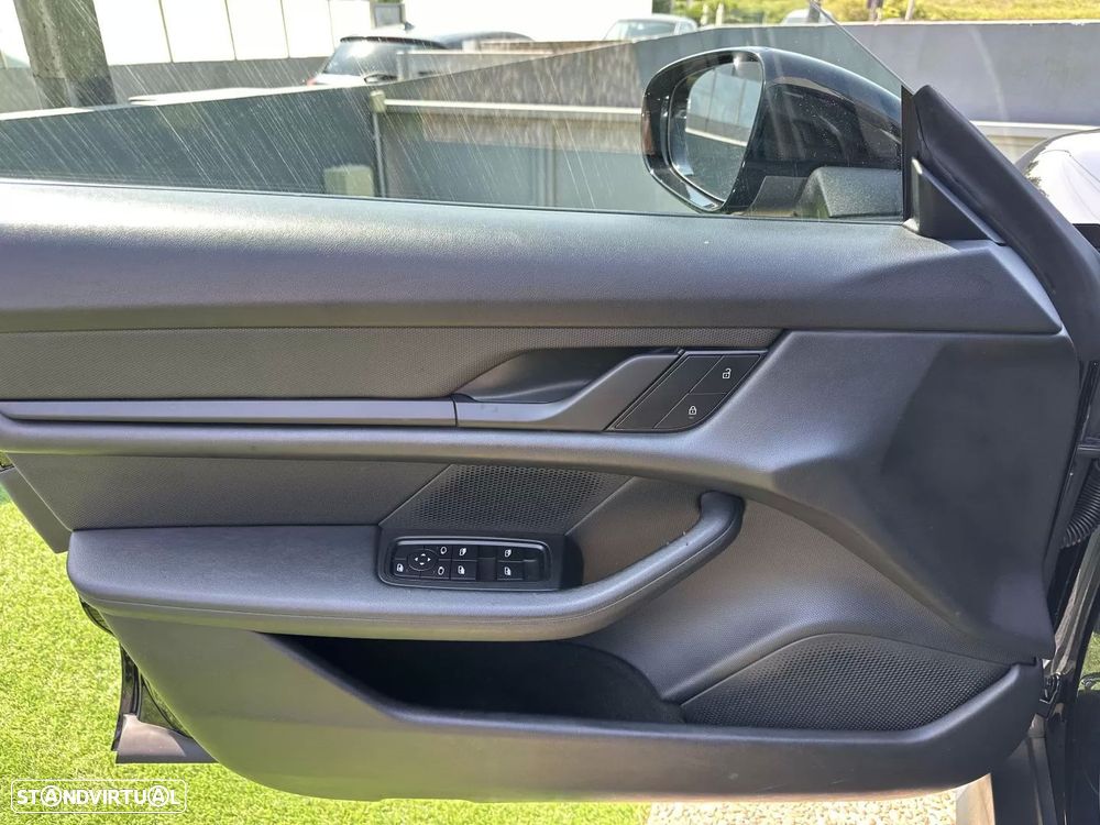 Porsche Taycan Standard - 23