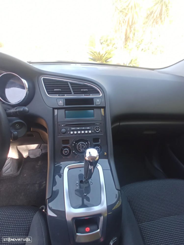 Peugeot 5008 1.6 BlueHDi Allure EAT6 - 4